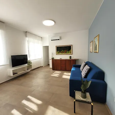 Soft Blue Mountain Iseo Hospitality Holiday home