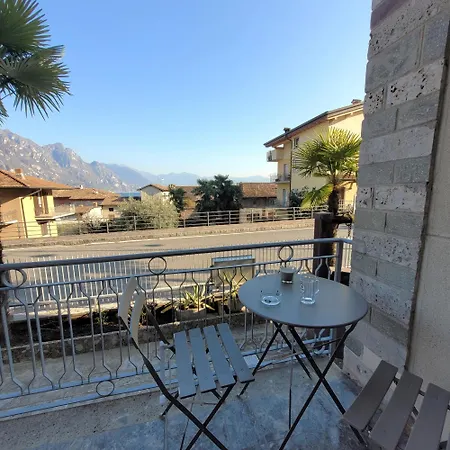 Soft Blue Mountain Iseo Hospitality * Riva di Solto